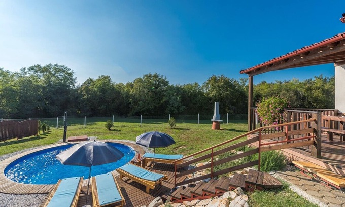 Tinjan House | Holiday house with private pool No.6 in holiday park Jelovci
