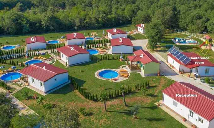 Tinjan Villa | Holiday House with private pool for 6- 8 people in Holiday Park Jelovci