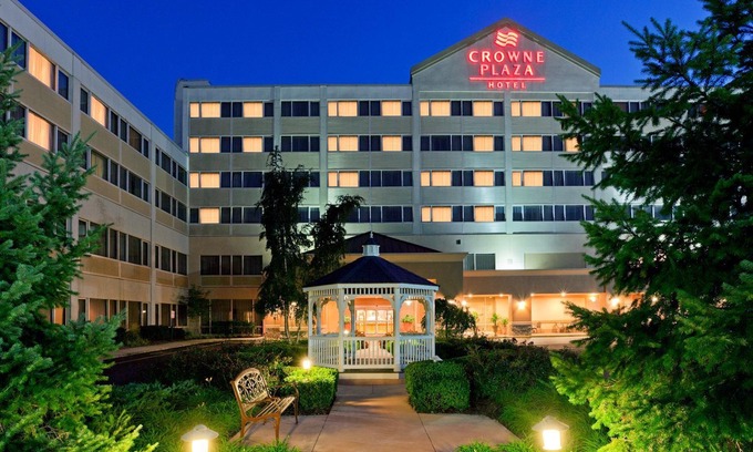 Clark Hotel | Holiday Inn Clark - Newark, an Ihg Hotel