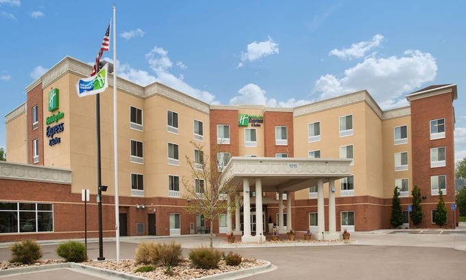 Thornton Hotel | Holiday Inn Express Hotel & Suites Denver North - Thornton, an IHG Hotel