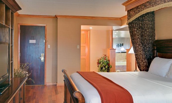 Charlottetown Hotel | Holiday Inn Express Hotel & Suites Charlottetown