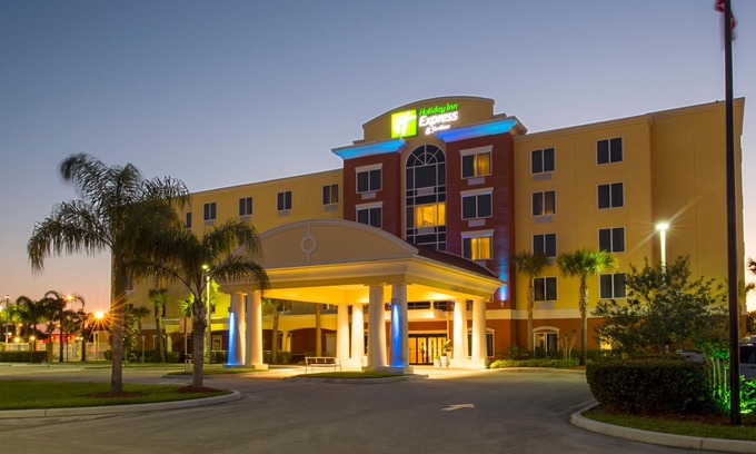 Saint Lucie West Hotel | Holiday Inn Express & Suites Port St. Lucie West, an Ihg Hotel