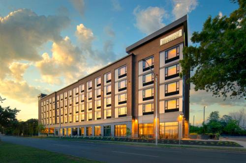 Revere Hotel | Holiday Inn Express - Boston Logan Airport - Revere by IHG