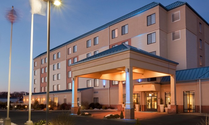 Woonsocket Hotel | Holiday Inn Express Hotel & Suites Providence-Woonsocket, an Ihg Hotel
