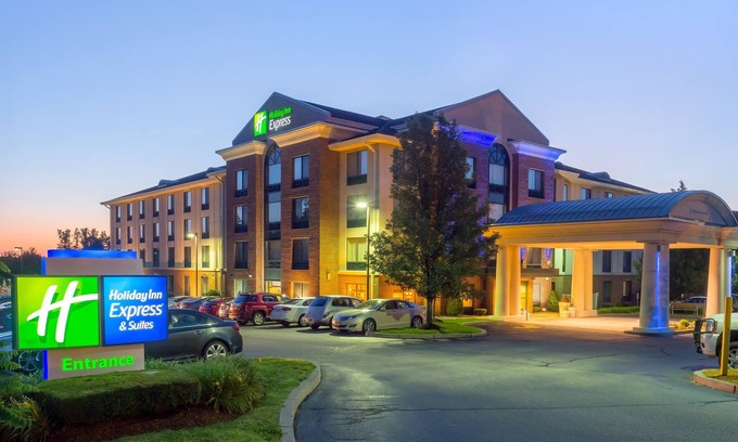 Auburn Hotel | Holiday Inn Express Hotel & Suites Auburn by IHG
