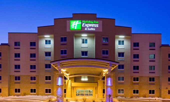 Mankato Hotel | Holiday Inn Express Hotel & Suites Mankato East by IHG