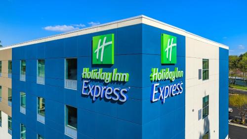 Huntsville Hotel | Holiday Inn Express - Huntsville Space Center by IHG