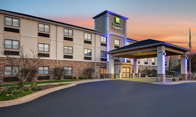 Marshall Hotel | Holiday Inn Express Marshall, an Ihg Hotel