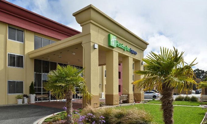 Burlingame Hotel | Holiday Inn Express San Francisco Airport South, an Ihg Hotel