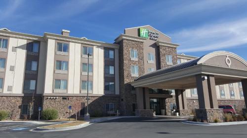 Springville Hotel | Holiday Inn Express & Suites Springville-South Provo Area by IHG