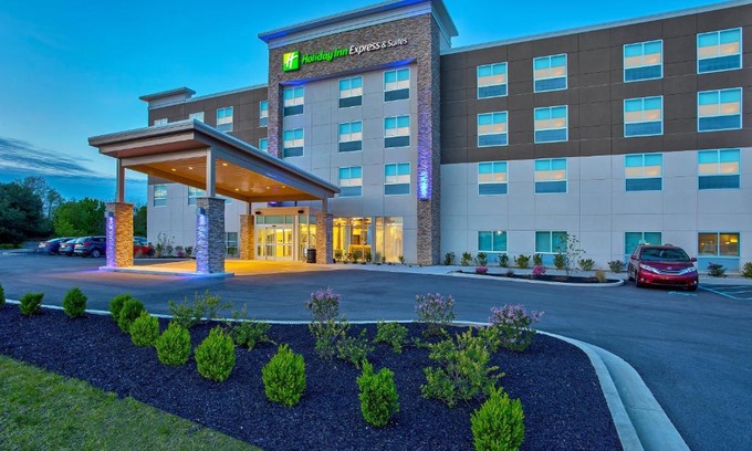 Versailles Hotel | Holiday Inn Express & Suites - Lexington W - Versailles by IHG