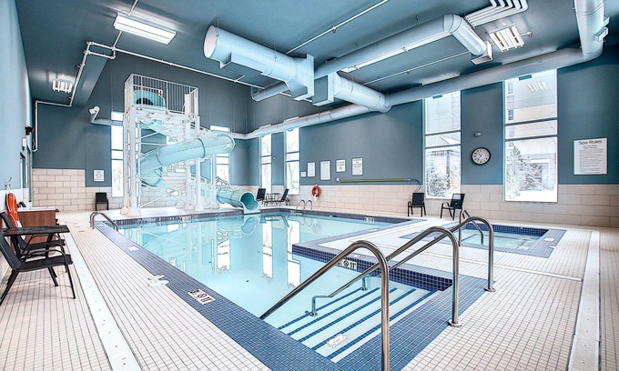 Calgary Hotel | Holiday Inn Express & Suites Calgary Airport Trail NE by IHG