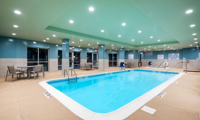 Florence Hotel | Holiday Inn Express & Suites Florence I-95 & I-20 Civic Ctr by IHG