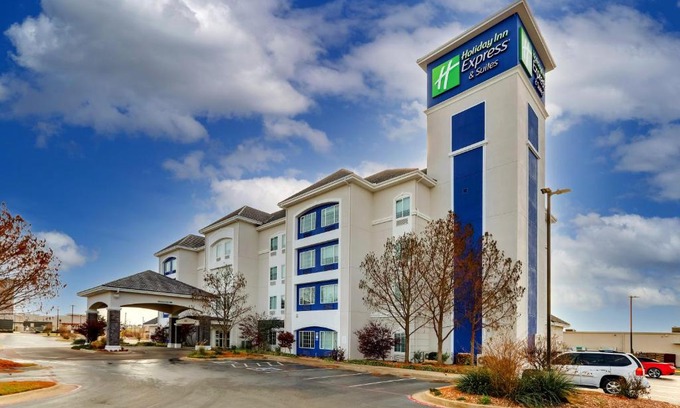 Ardmore Hotel | Holiday Inn Express & Suites - Ardmore by IHG
