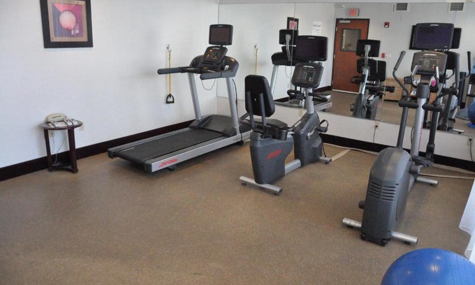 Jackson Hotel | Holiday Inn Express & Suites Jackson by IHG