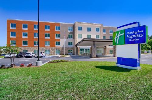 Mobile Hotel | Holiday Inn Express & Suites Mobile - University Area by IHG
