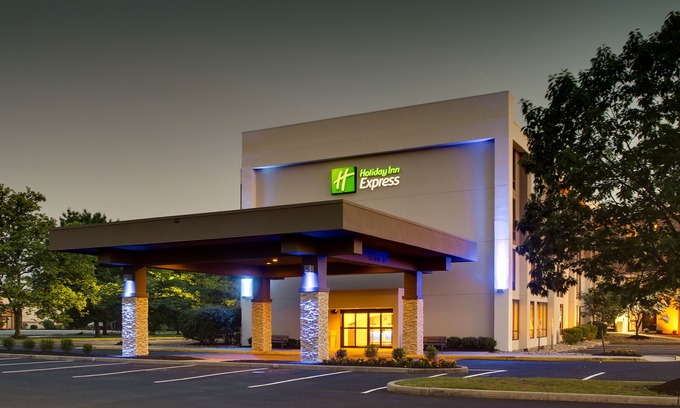 Echelon Hotel | Holiday Inn Express Voorhees - Mt. Laurel , an Ihg Hotel