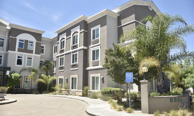 Windsor Hotel | Holiday Inn Express Windsor Sonoma Wine Country, an Ihg Hotel