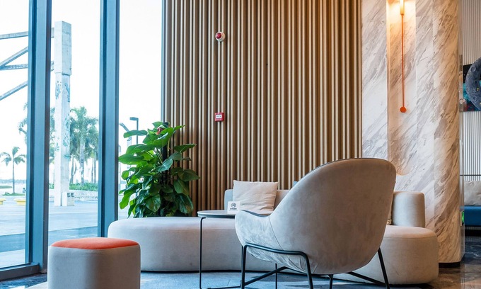 Chikan District Hotel | Holiday Inn Express Zhanjiang Coast by IHG