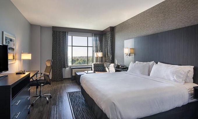 Milpitas Hotel | Holiday Inn Hotel & Suites Silicon Valley - Milpitas, An Ihg Hotel