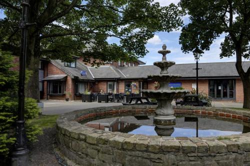 Bardsley Hotel | Holiday Inn - Manchester - Oldham by IHG