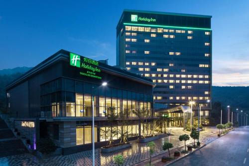 Wujiang District Hotel | Holiday Inn Shaoguan Downtown by IHG