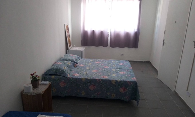 Vila Santa Rosa House | Holiday suite in Guarujá - 2 people - minibar + ceiling fan