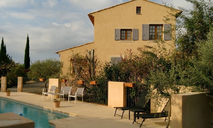 La Tour-d'Aigues Villa | Holiday villa with pool Les Vignes - bastides-du-luberon.com