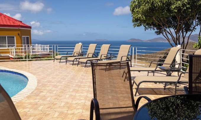 West End Villa | Holidaze Villas - Spacious AC Villa With Breathtaking Ocean View - Wifi & Pool