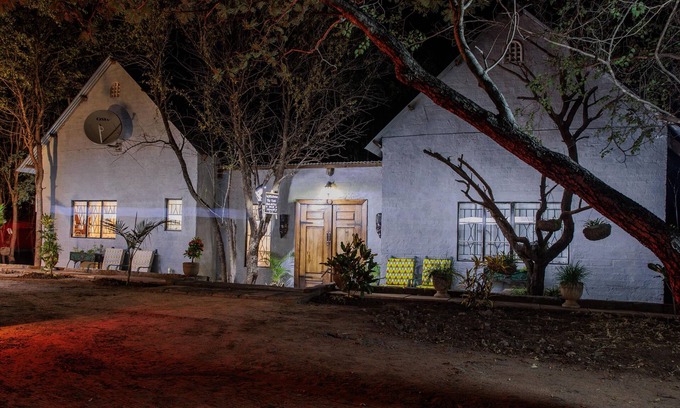 Livingstone House | Holistic Hive Retreat House - Luxury on the Farm