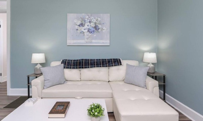 Columbia Apartment | Hollywood Hideaway - 1BR 1BA