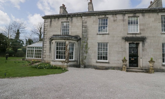 Carnforth Cottage | HOLMERE BANK, pet friendly, with open fire in Carnforth