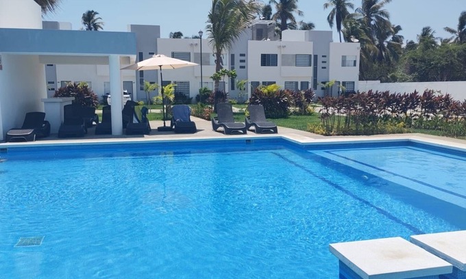 Puente del Mar House | HOME: ACAPULCO DE MIS AMORES. DIAMOND ZONE. PETS ARE ACCEPTED.