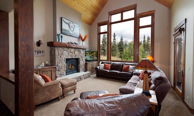 Purgatory House | Home Across from Purg - Views, Deck/Fire Pit/Ping Pong/Shuffleboard