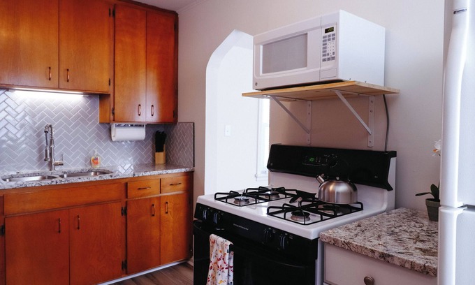 South Central Omaha House | Home away from home. 10 minutes from major Omaha attractions.