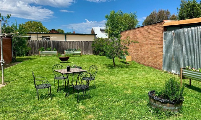 Preston House | Home away from home - 1930's Brick cottage in Inner North with large garden