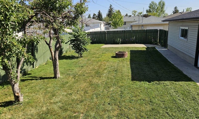 Northeast Edmonton House | Home away from home :)