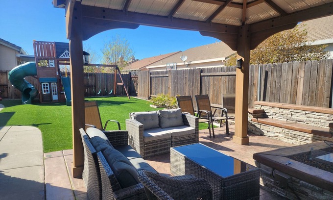 Elk Grove House | Home Away From Home!nFamily Friendly near popular attractions in Elk Grove!