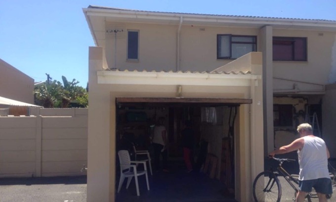 Bloubergstrand Apartment | Home away from Home.Relax and Enjoy