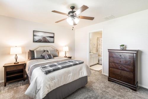 Twin Falls House | Home Away From Home