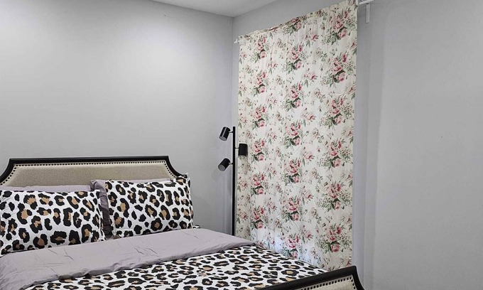 Capitol View House | HOME AWAY FROM HOME is here for you. Quiet and clean