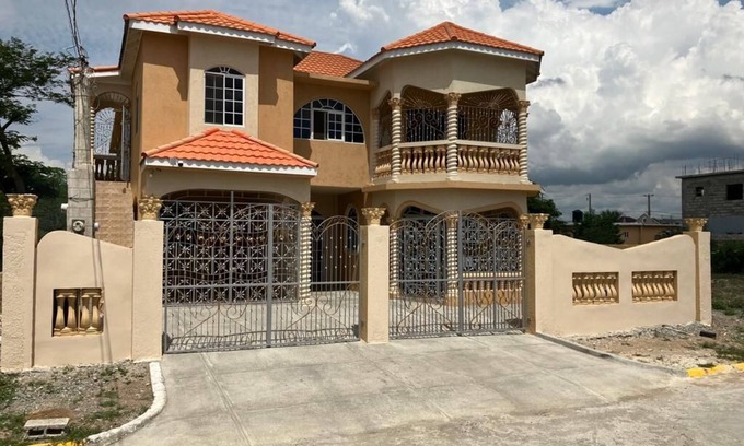 Spanish Town House | Home in St. Catherine section 2