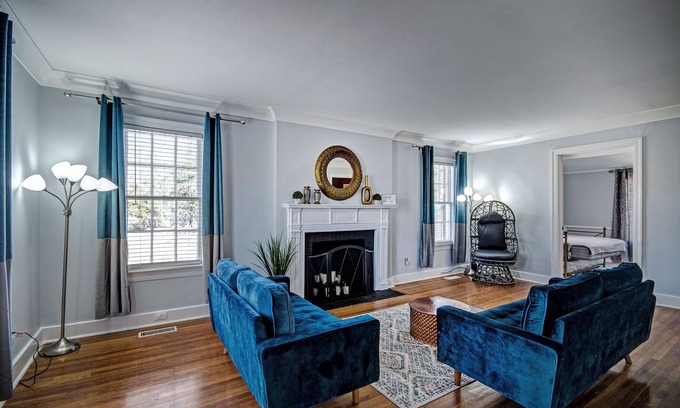 Fondren House | Home in the Heart of Fondren Near Everything