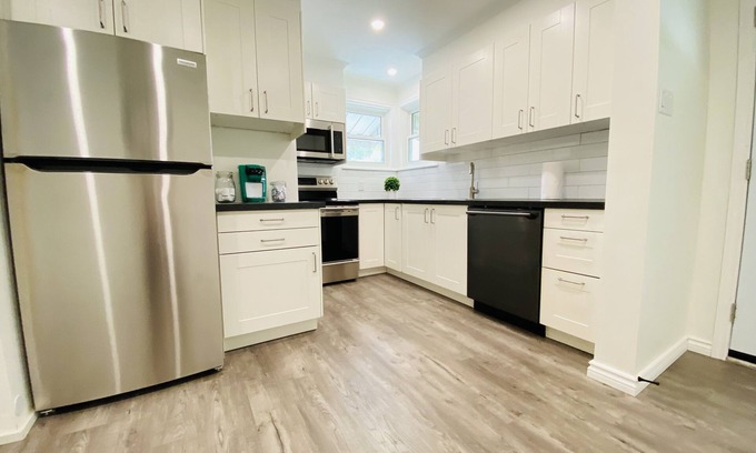 Hamilton House | Home sweet home. 3BR bungalow on mtn.