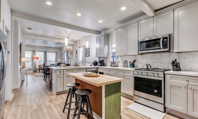 Government Hill House | Home w/King Bed Nr RiverWalk - Large Backyardn