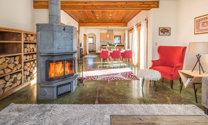 Bozeman House | Home w/river access & stunning views of the mountains in Gallatin Gateway - Le Ciel