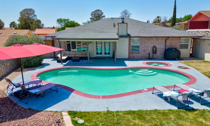 El Paso House | Home with Mountain View/Pool/Tub