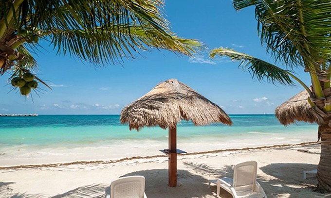 Puerto Morelos House | Home with pool and close 7 minutes to the beach, Pet-Friendly