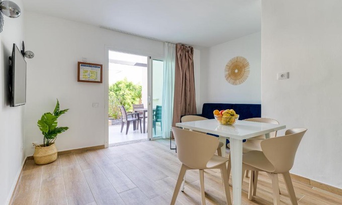 Corralejo Apartment | HomeForGuest Moderno Apartamento con piscina en Corralejo