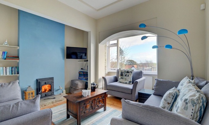 Studland House | Homelands - Five Bedroom House, Sleeps 9